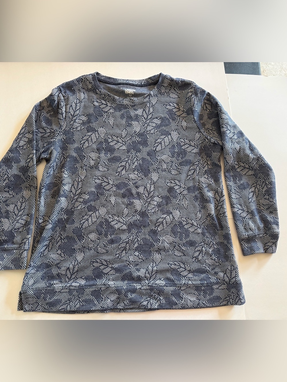 Lands' End Blue Grey Leaf Print Crewneck Sweatshirt Knit Pullover Medium Petite